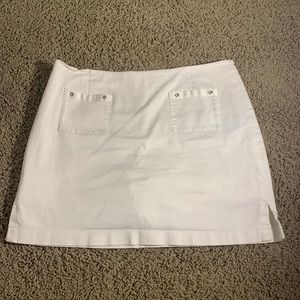 L White linen skirt with shorts